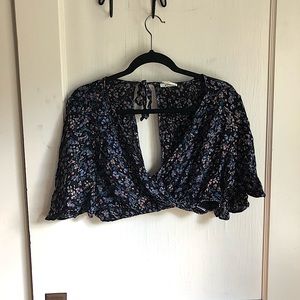 UO Floral open Crop Top